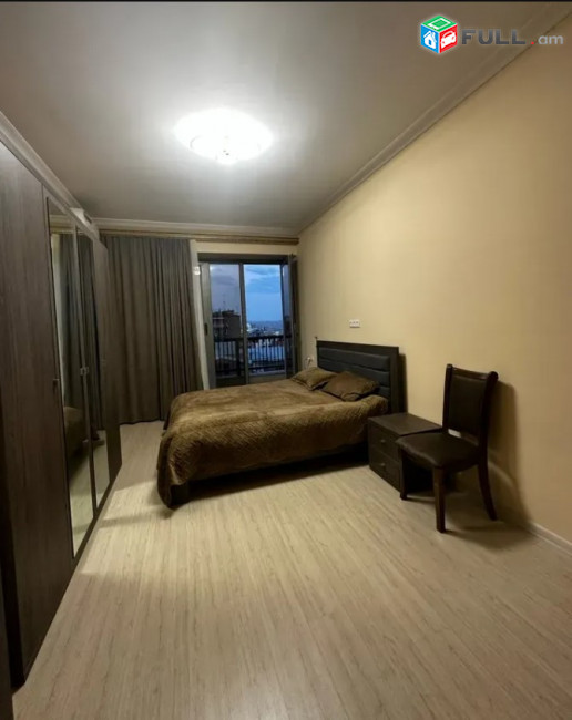 IN0061  Վարձով 3 սենյականոց բնակարան   նորակառույց շենքում Հակոբ Պարոնյանի փողոցում