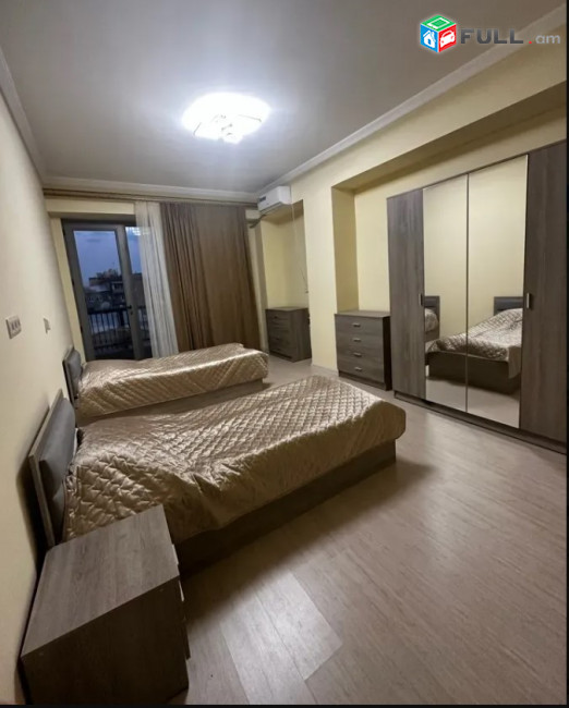 IN0061  Վարձով 3 սենյականոց բնակարան   նորակառույց շենքում Հակոբ Պարոնյանի փողոցում
