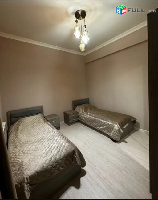 IN0062 Վարձով 3 սենյականոց բնակարան նորակառույց շենքում Հակոբ Պարոնյանի փողոցում