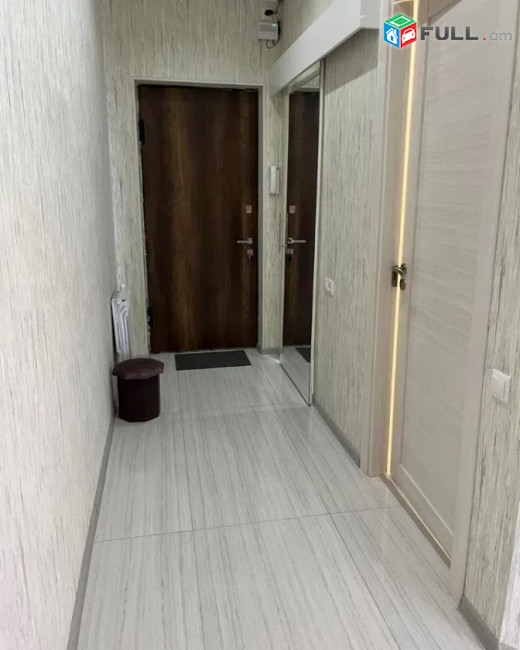 IN0077  Վարձով 3 սենյականոց բնակարան նորակառույց շենքում Արամ Խաչատրյանի փողոցում