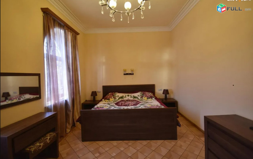 IN0081 Երեք հարկանի քարե տուն Նորքի 9-րդ փողոցում Նորք Մարաշում