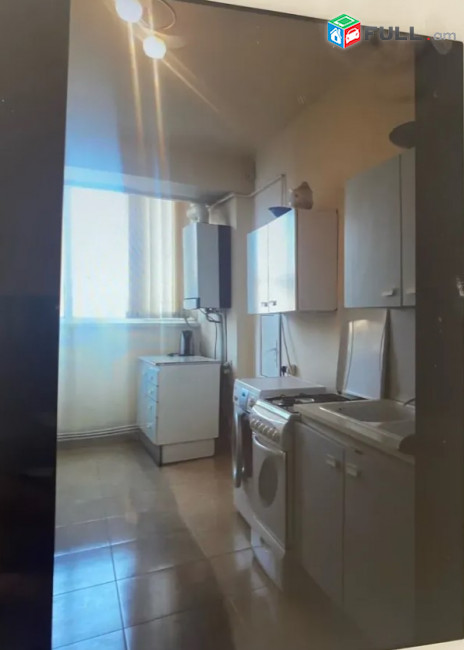 IN0083  Վարձով 3 սենյականոց բնակարան Սունդուկյան փողոցում