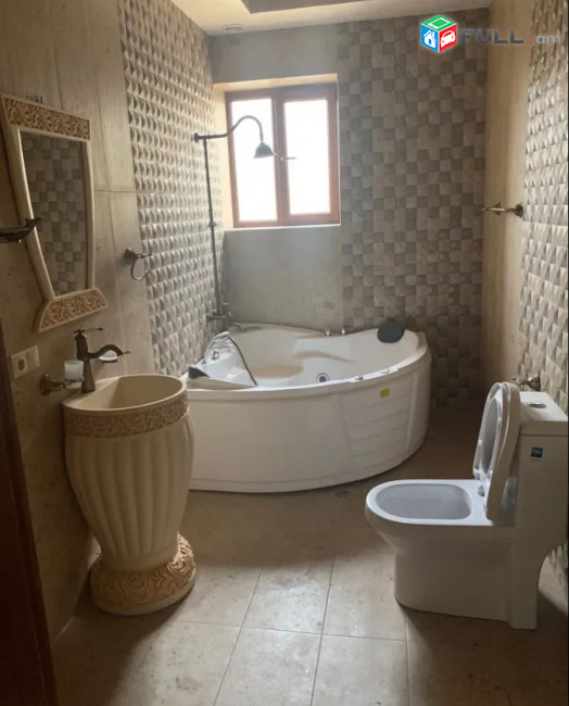IN0089  Երեք հարկանի քարե տուն Ավանում, 1200 ք.մ., 3+ սանհանգույց, կապիտալ վերանորոգված