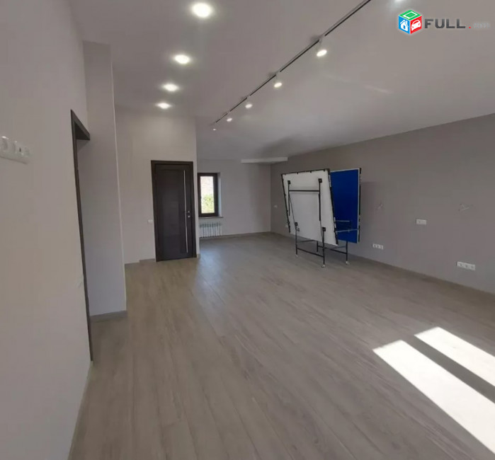 IN0098  Երեք հարկանի քարե տուն, Սերո Խանզադյան 1-ին նրբ Նորք Մարաշում