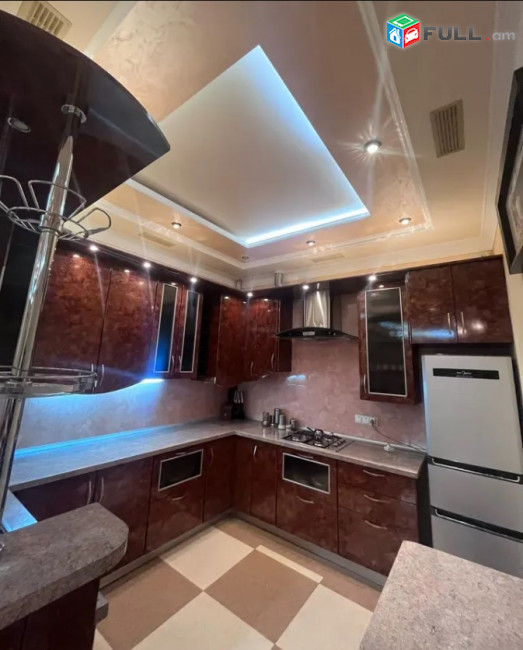 IN0105 Մեկ հարկանի քարե տուն Սարմենի փողոցում կենտրոնում