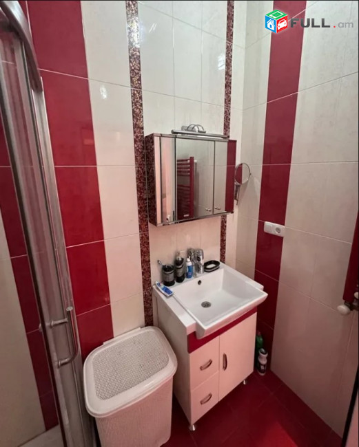 IN0105 Մեկ հարկանի քարե տուն Սարմենի փողոցում կենտրոնում