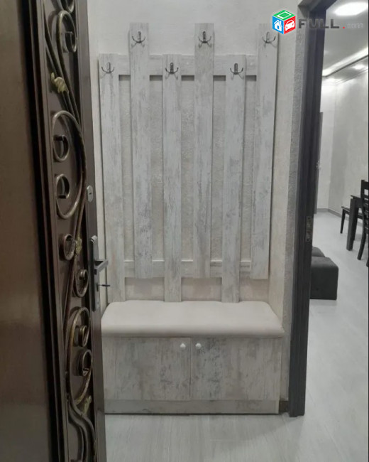 IN0106 Երկու հարկանի քարե տուն Օստրովսկու փողոցում կենտրոնում