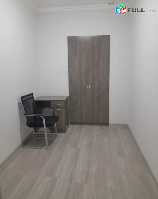 IN0106 Երկու հարկանի քարե տուն Օստրովսկու փողոցում կենտրոնում
