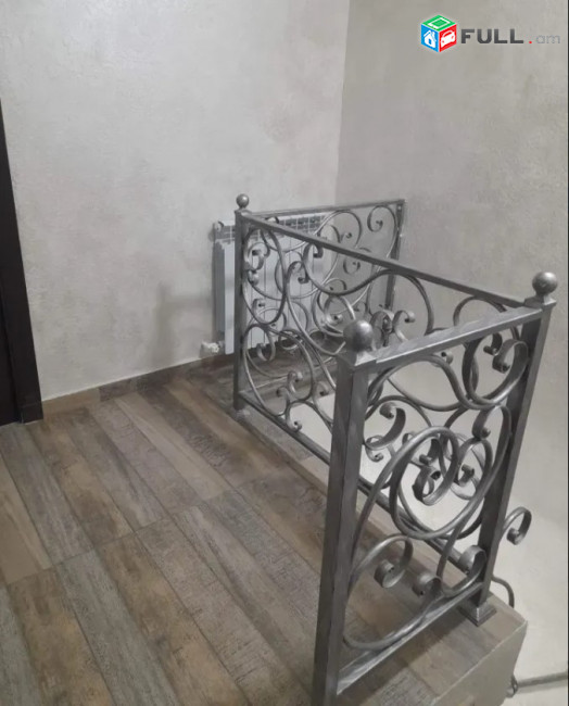 IN0106 Երկու հարկանի քարե տուն Օստրովսկու փողոցում կենտրոնում