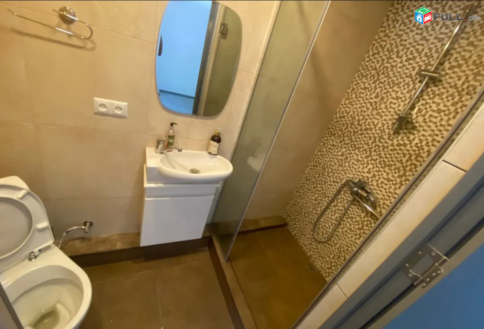 IN0108 Երեք հարկանի քարե տուն, Մարշալ Բաղրամյան պողոտայի 4-րդ նրբանցք Արաբկիրում