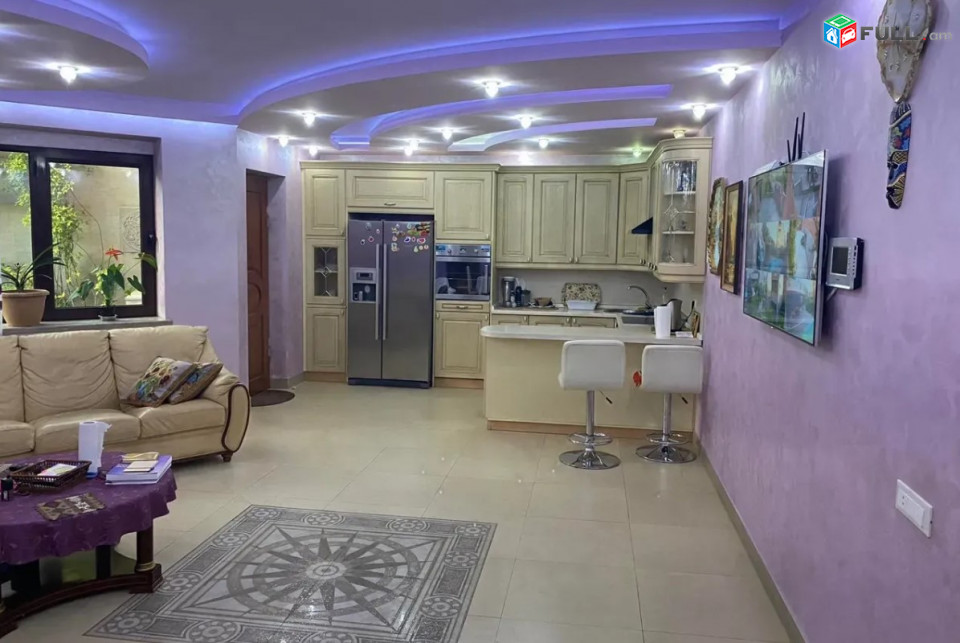 IN0121 Չորս հարկանի քարե տուն Արաբկիրում, 750 ք.մ., 3+ սանհանգույց, դիզայներական ոճով վերանորոգված