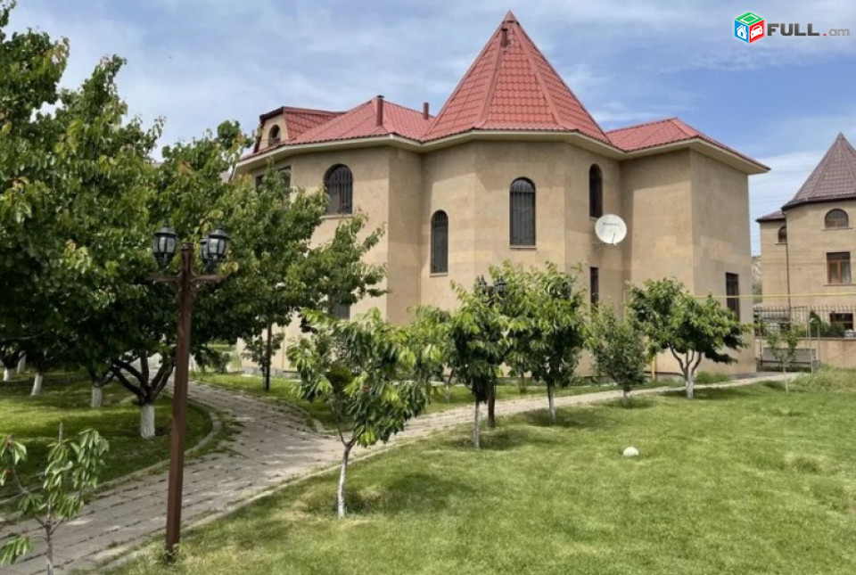 IN0122  Երկու հարկանի քարե տուն, Դավիթ Բեկի փողոցում