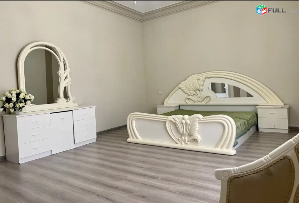 IN0124  Չորս հարկանի քարե տուն Սիմոն Երևանցի փողոցում կենտրոնում, 550 ք.մ., 3+ սանհանգույց, եվրովերանորոգված
