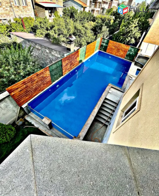 IN0125  Երեք հարկանի քարե ամառանոց Նոր Նորքում, 530 ք.մ., 3+ սանհանգույց, դիզայներական ոճով վերանորոգված