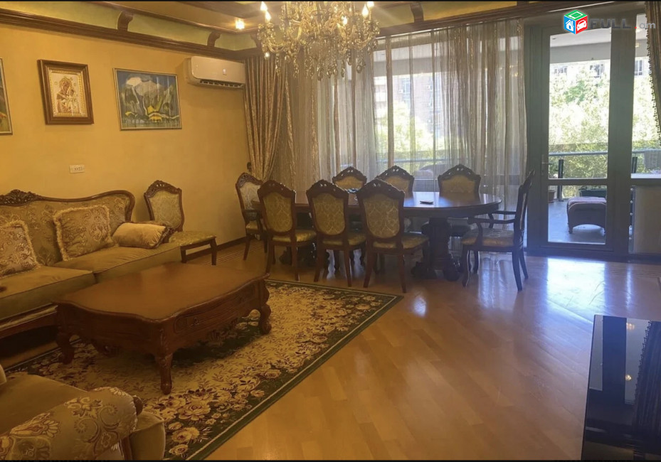 IN0127 Ընդարձակ 7 սենյականոց բնակարան նորակառույց շենքումՀանրապետության փողոցում