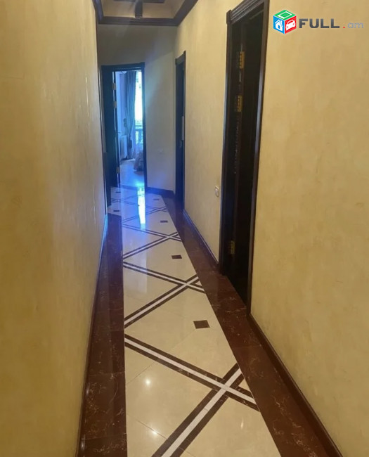 IN0127 Ընդարձակ 7 սենյականոց բնակարան նորակառույց շենքումՀանրապետության փողոցում