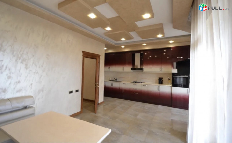 IN0131Վարձով 4 սենյականոց բնակարան նորակառույց շենքում Արամի փողոցում
