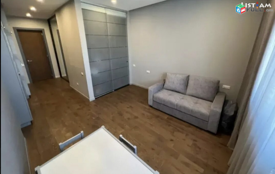 IN0135 Ընդարձակ 5 սենյականոց բնակարան նորակառույց շենքում Քեռու փողոցում, 250 ք.մ., 3+ սանհանգույց