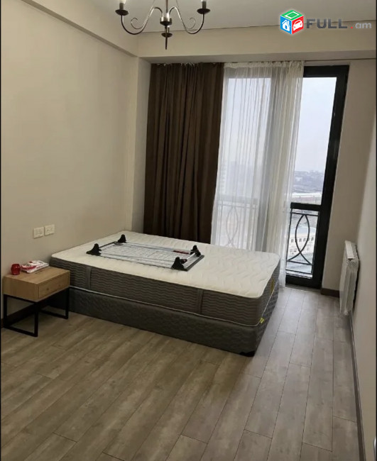 IN0145 Վարձով 3 սենյականոց բնակարան նորակառույց շենքում Սասնա Ծռերի փողոցում