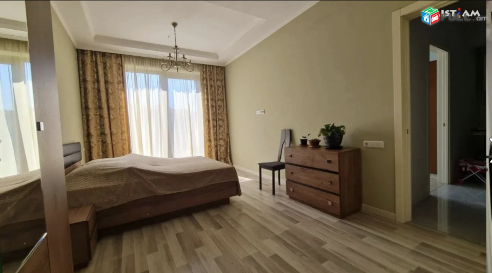 IN0149 Վարձով 2 սենյականոց բնակարան Չարենցի փողոցում