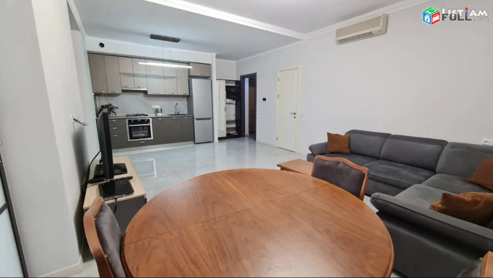 IN0149 Վարձով 2 սենյականոց բնակարան Չարենցի փողոցում