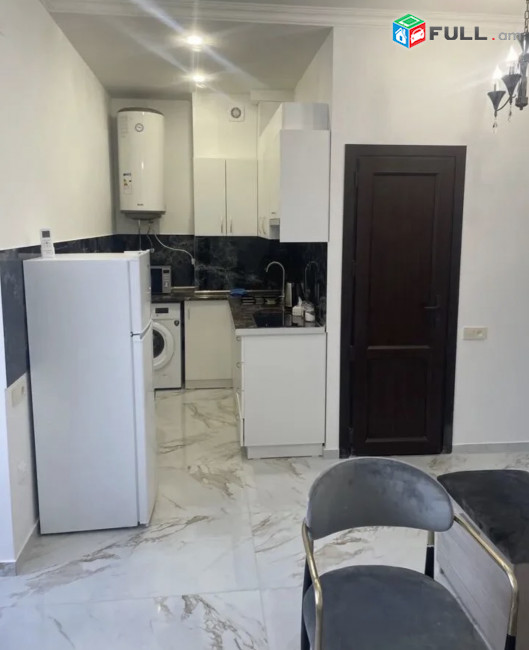 IN0152 Վարձով 2 սենյականոց բնակարան նորակառույց շենքում Վարդանանց փողոցում