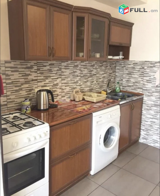 IN0153 Վարձով 2 սենյականոց բնակարան Նալբանդյան փողոցում Սախարովի հրապարակում