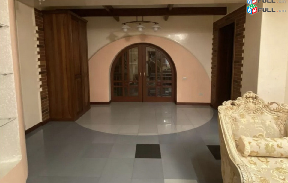 IN0170 Վարձով 4 սենյականոց բնակարան Թումանյան փողոցում նորակառույց շենքում 