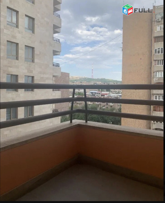 IN0184 Վարձով 4 սենյականոց բնակարան նորակառույց շենքում Լեոյի փողոցում