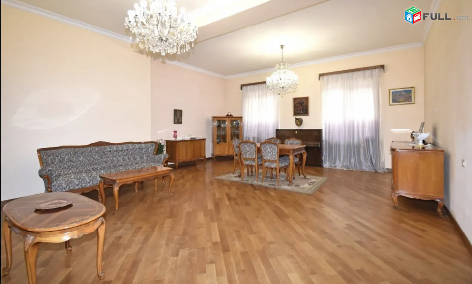 IN0190 Չորս հարկանի տուն Սոսեի փողոցում կենտրոնում, 500 ք.մ., 3+ սանհանգույց, կապիտալ վերանորոգված