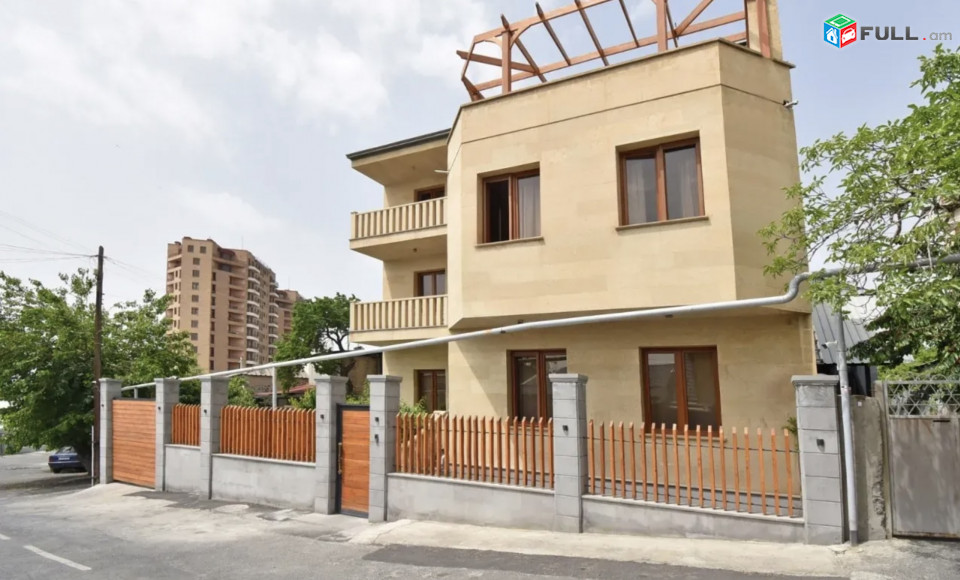 IN0190 Չորս հարկանի տուն Սոսեի փողոցում կենտրոնում, 500 ք.մ., 3+ սանհանգույց, կապիտալ վերանորոգված