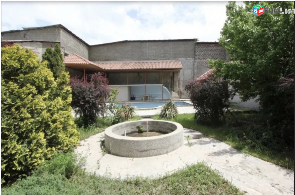 IN0192 Երկու հարկանի քարե ամառանոց Տիգրան Մեծի պողոտայում կենտրոնում, 275 ք.մ., 3+ սանհանգույց