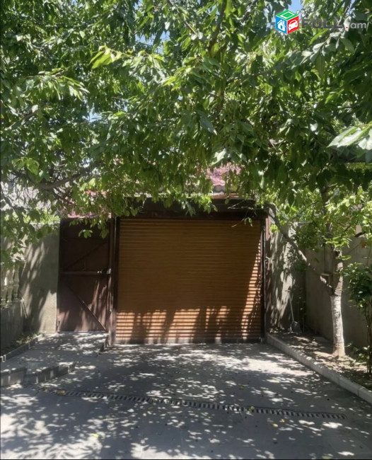 IN0205   Չորս հարկանի քարե տուն Արաբկիրի 27-րդ փողոցում Արաբկիրում, 490 ք.մ., 3+ սանհանգույց