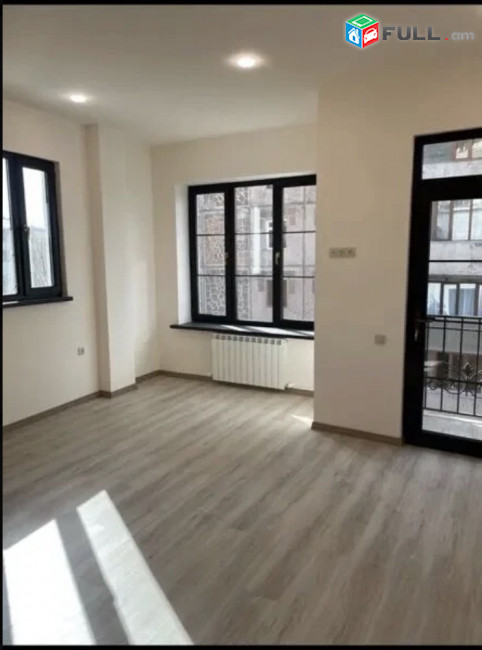 IN0206 Երեք հարկանի քարե տուն Ռիգա փողոցում Արաբկիրում, 238 ք.մ., 3+ սանհանգույց, եվրովերանորոգված