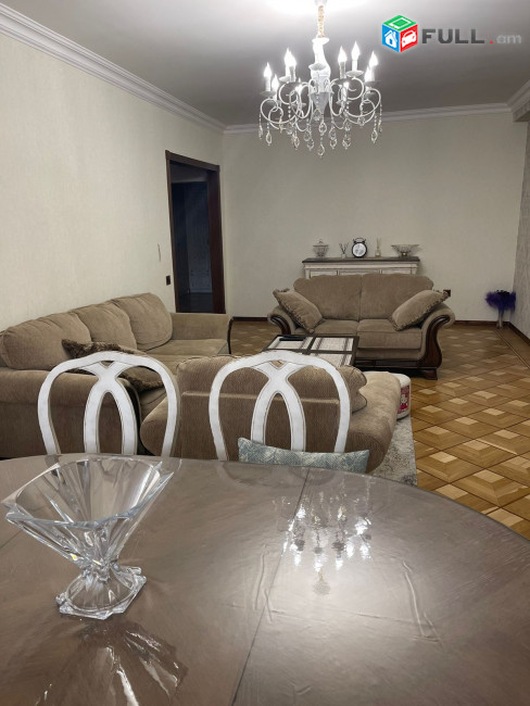 IN0209 Վարձով 3 սենյականոց բնակարան նորակառույց շենքում Հակոբ Պարոնյանի փողոցում