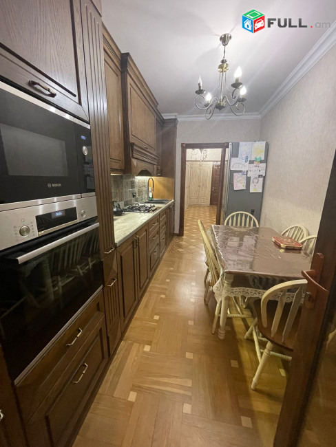 IN0209 Վարձով 3 սենյականոց բնակարան նորակառույց շենքում Հակոբ Պարոնյանի փողոցում