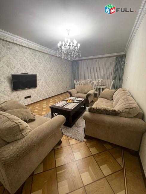 IN0209 Վարձով 3 սենյականոց բնակարան նորակառույց շենքում Հակոբ Պարոնյանի փողոցում