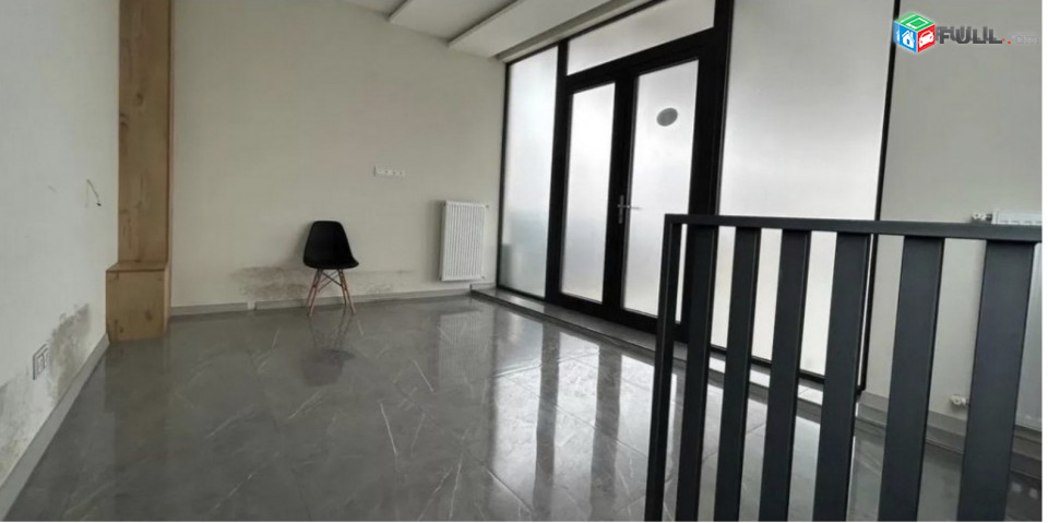 IN0212 Վարձով Երեք հարկանի քարե տուն Այգեձորի փողոցում կենտրոնում, 220 ք.մ., 2 սանհանգույց, կապիտալ վերանորոգված