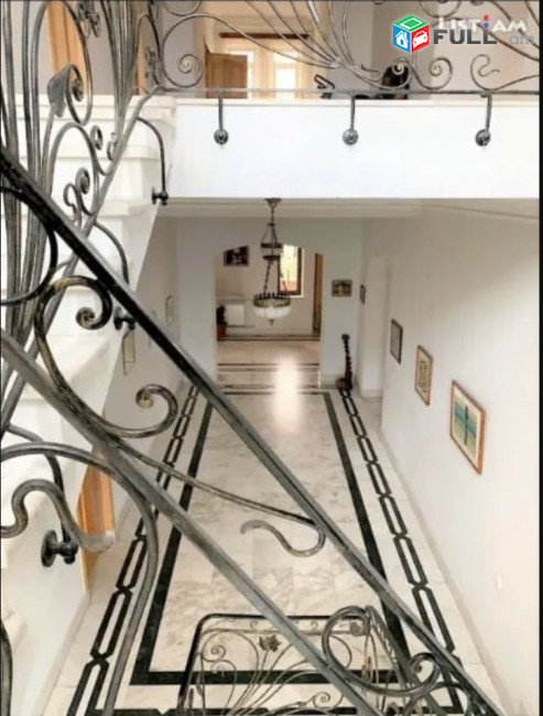 IN0227 Երեք հարկանի քարե տուն Բագրևանդի 42-րդ փողոցում Նոր Նորքում, 625 ք.մ., 3+ սանհանգույց