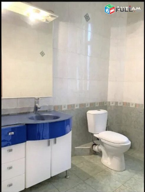 IN0227 Երեք հարկանի քարե տուն Բագրևանդի 42-րդ փողոցում Նոր Նորքում, 625 ք.մ., 3+ սանհանգույց