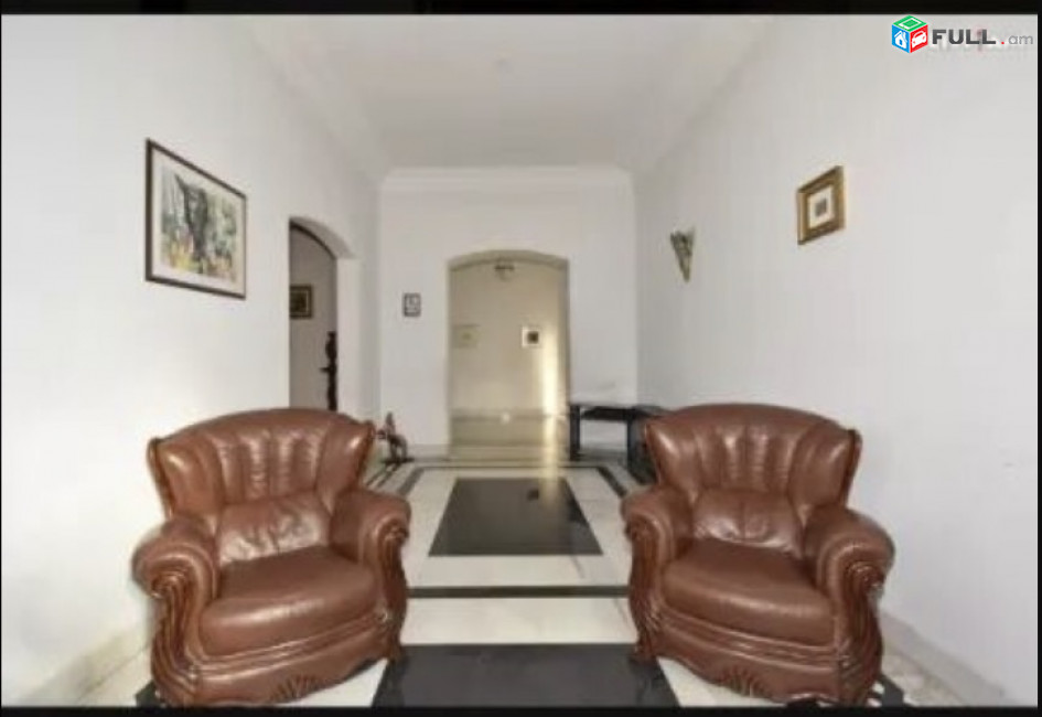 IN0227 Երեք հարկանի քարե տուն Բագրևանդի 42-րդ փողոցում Նոր Նորքում, 625 ք.մ., 3+ սանհանգույց