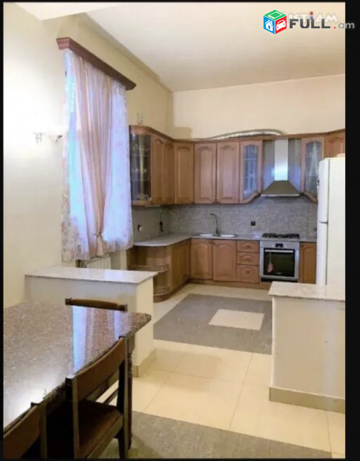 IN0227 Երեք հարկանի քարե տուն Բագրևանդի 42-րդ փողոցում Նոր Նորքում, 625 ք.մ., 3+ սանհանգույց