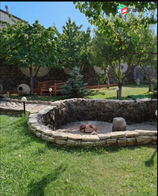 IN0227 Երեք հարկանի քարե տուն Բագրևանդի 42-րդ փողոցում Նոր Նորքում, 625 ք.մ., 3+ սանհանգույց