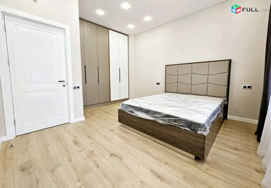 IN0230 Երեք հարկանի տուն, Դուրյան թաղամաս Ավանում, 400 ք.մ., 3+ սանհանգույց, դիզայներական ոճով վերանորոգված