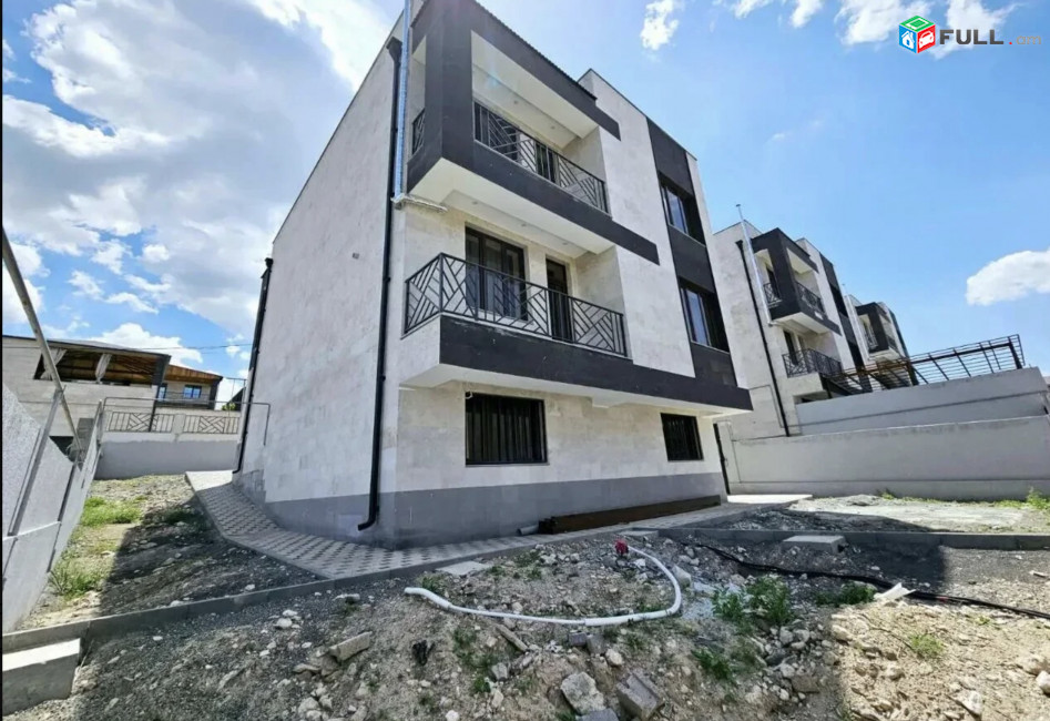 IN0230 Երեք հարկանի տուն, Դուրյան թաղամաս Ավանում, 400 ք.մ., 3+ սանհանգույց, դիզայներական ոճով վերանորոգված