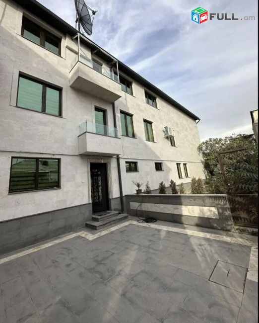 IN0231 Երեք հարկանի քարե տուն Նոր Արեշի 30 - րդ փողոցում Էրեբունիում, 300 ք.մ., 2 սանհանգույց, եվրովերանորոգված