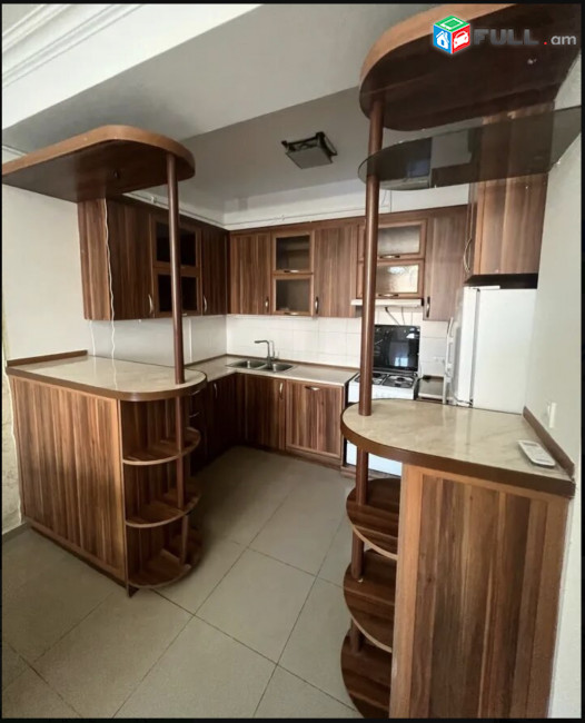 IN0247 Վարձով 4 սենյականոց բնակարան նորակառույց շենքում Արամի փողոցում