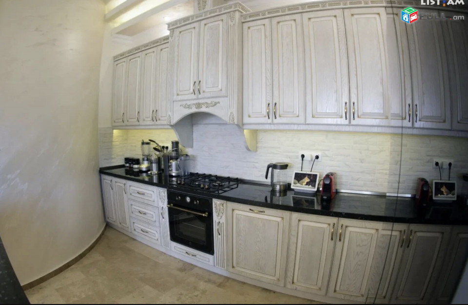 IN0261 Երկու հարկանի քարե տուն, Աջափնյակ Գ-1 Աջափնյակում, 380 ք.մ., 3+ սանհանգույց, կապիտալ վերանորոգված