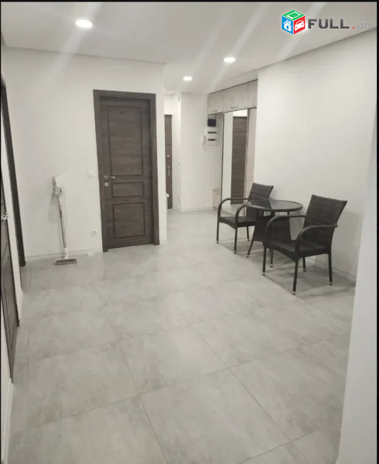 IN0268 Վարձով 4 սենյականոց բնակարան նորակառույց շենքում Մարո Մարգարյան փողոցում
