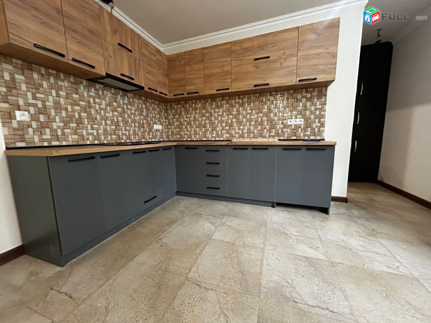 IN0271 Մեկ հարկանի քարե տուն, Կոնդ թաղամաս կենտրոնում